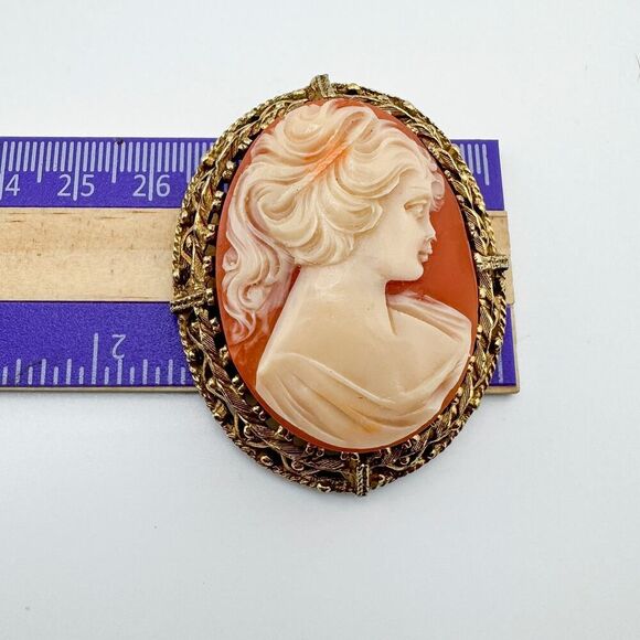 Vintage Cameo Brooch Victorian Elegance Timeless Large Chunky Goth Retro - Picture 11 of 12